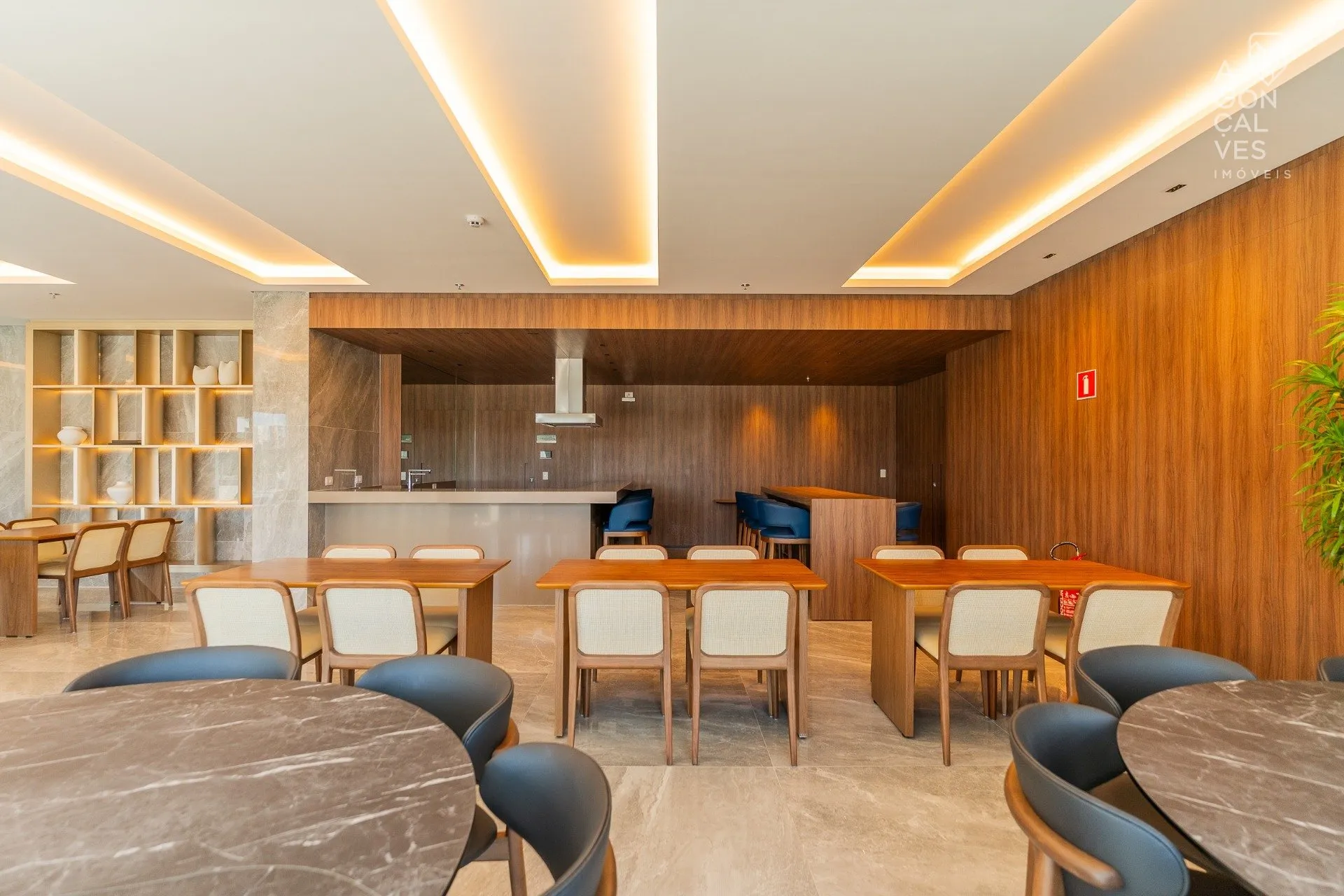 Furnished apartment with 3 suites and 257 m² — photo 58