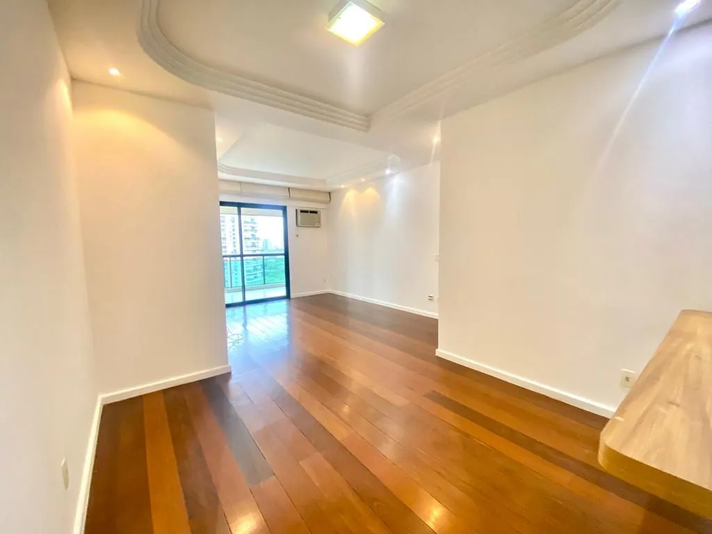 Apartment on the 13th floor with a bathtub — photo 3