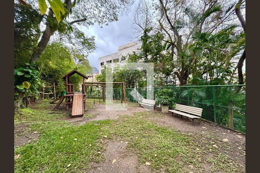 Renovated 2-bedroom apartment with city view, 85 m² — photo 47