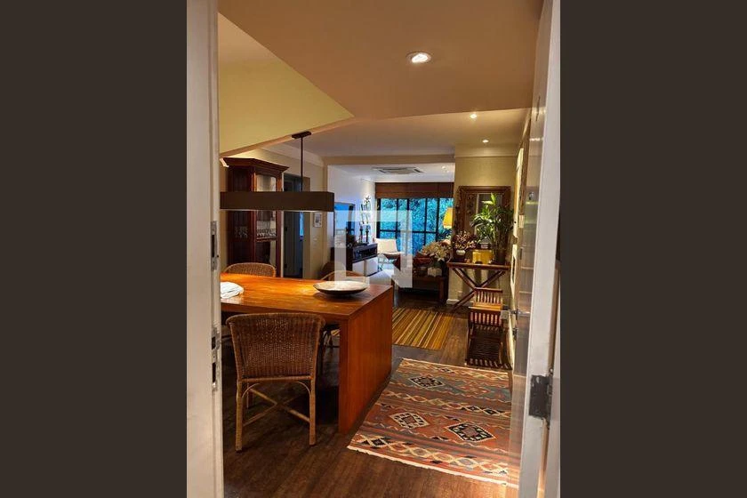2-bedroom apartment with a water view — photo 10