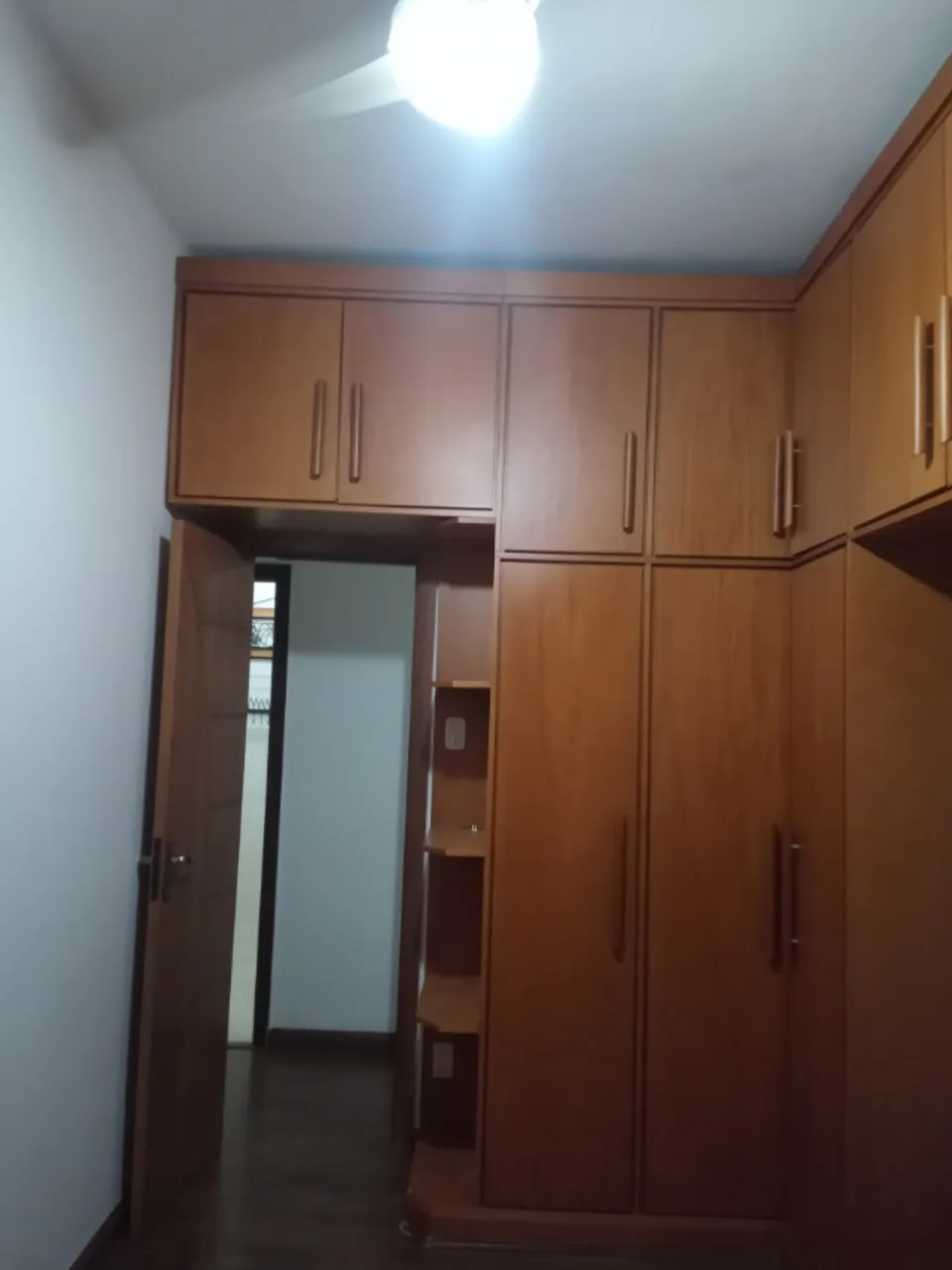 Unfurnished apartment with 2 bedrooms and a home office — photo 4