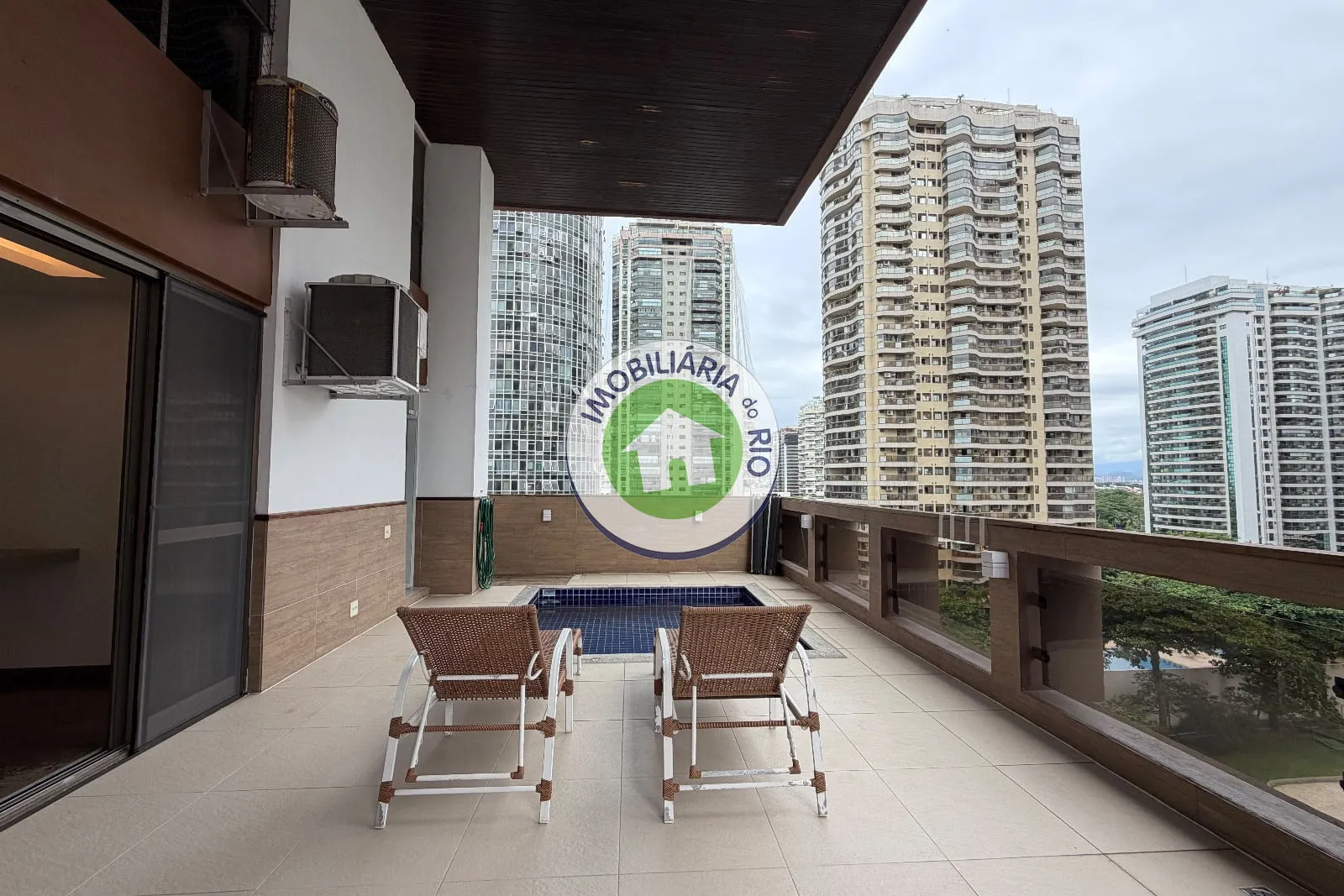 Apartamento sem mobília com 4 quartos e 5 banheiros — photo 6