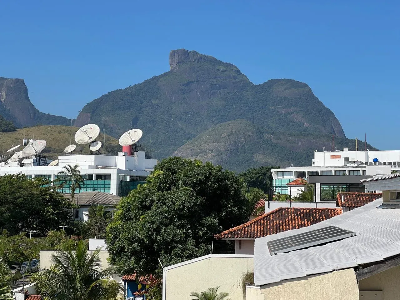 Furnished house with 6 suites, 8 baths and 720 m² — photo 24