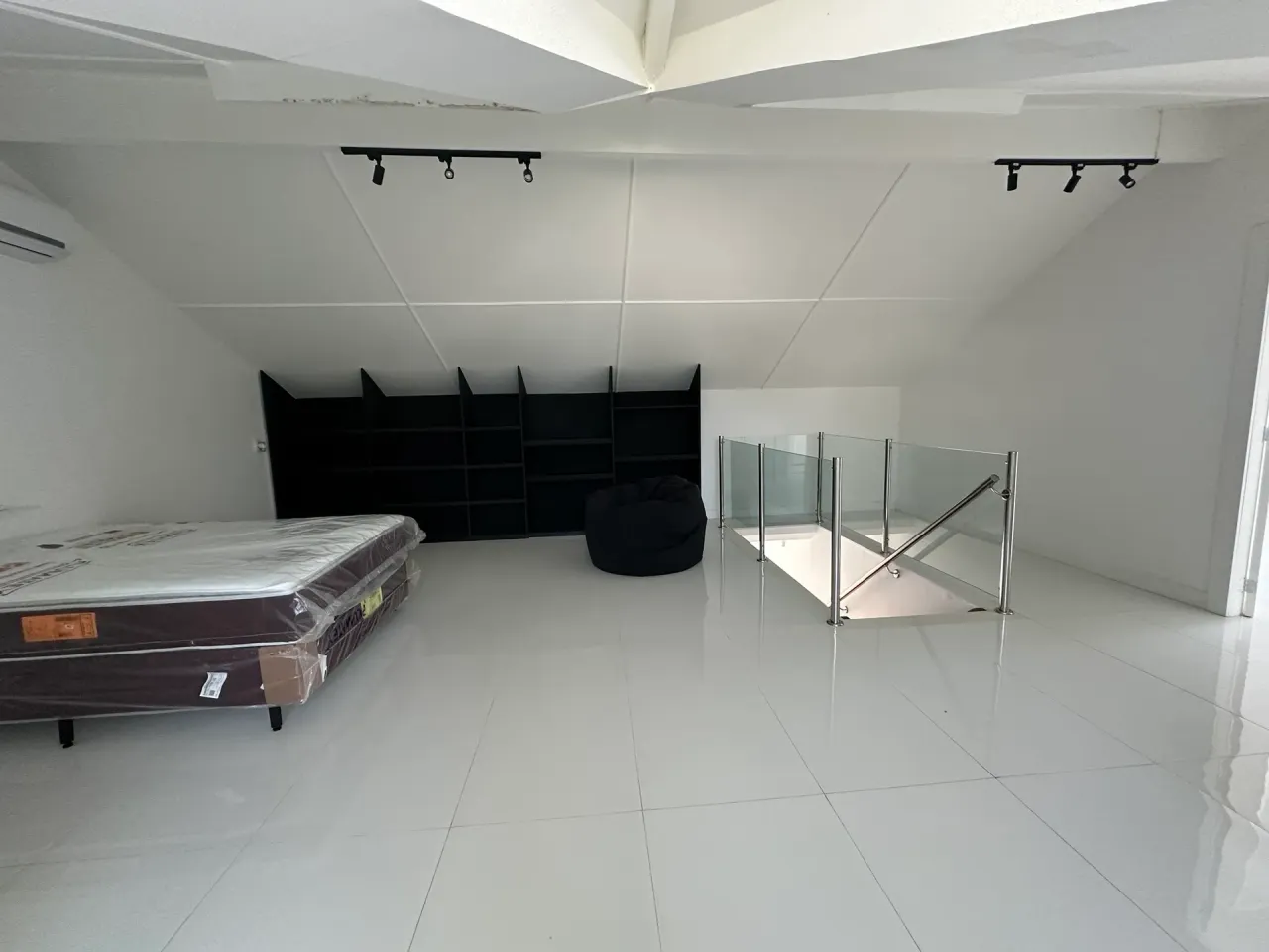 Casa sem mobília com 5 quartos e fogão a gás — photo 17