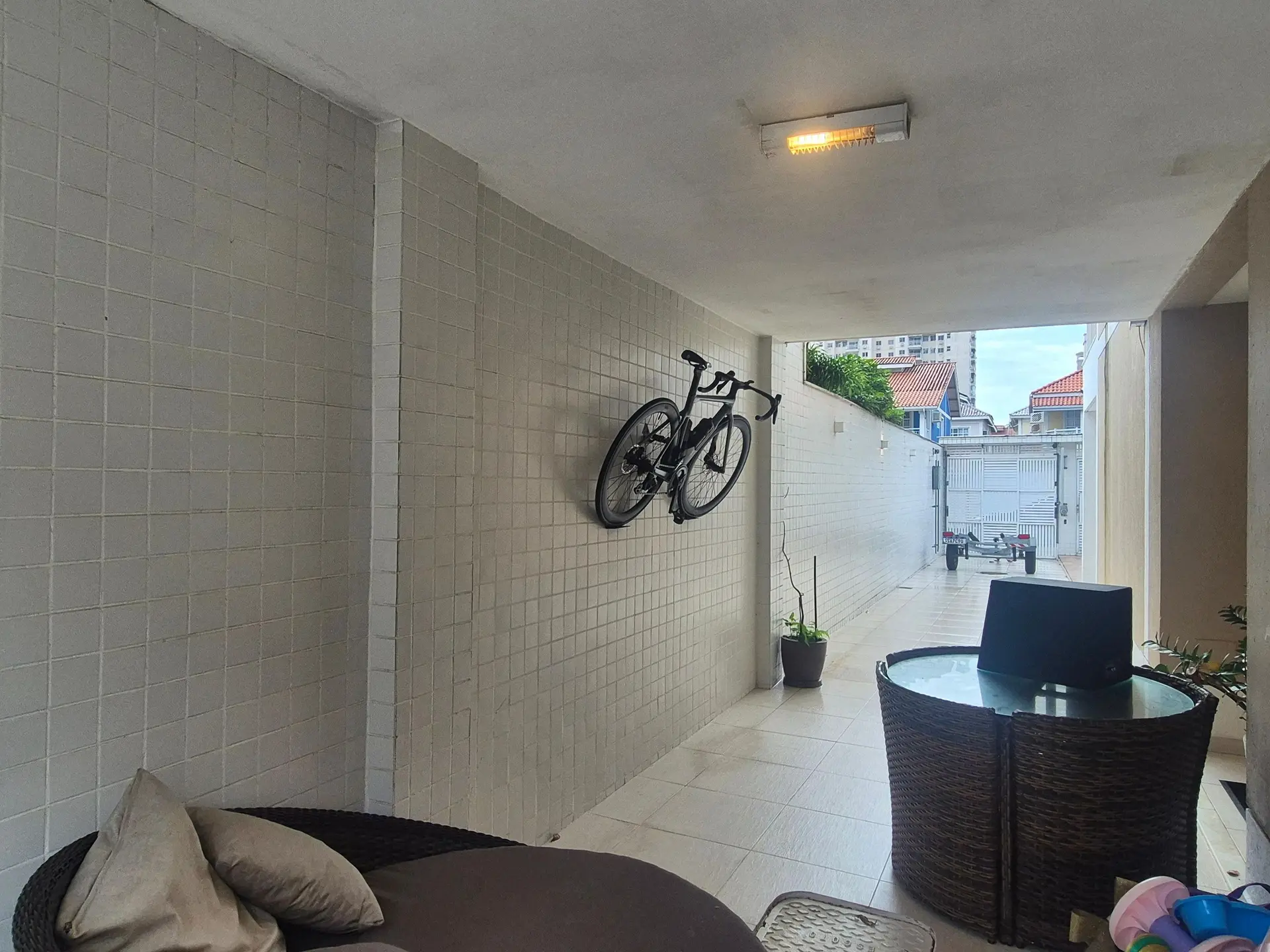 Garden in a 5-bedroom house, 400 m² — photo 14