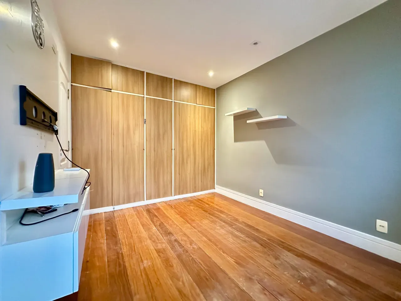 Furnished apartment, 268 m², with a water view — photo 39