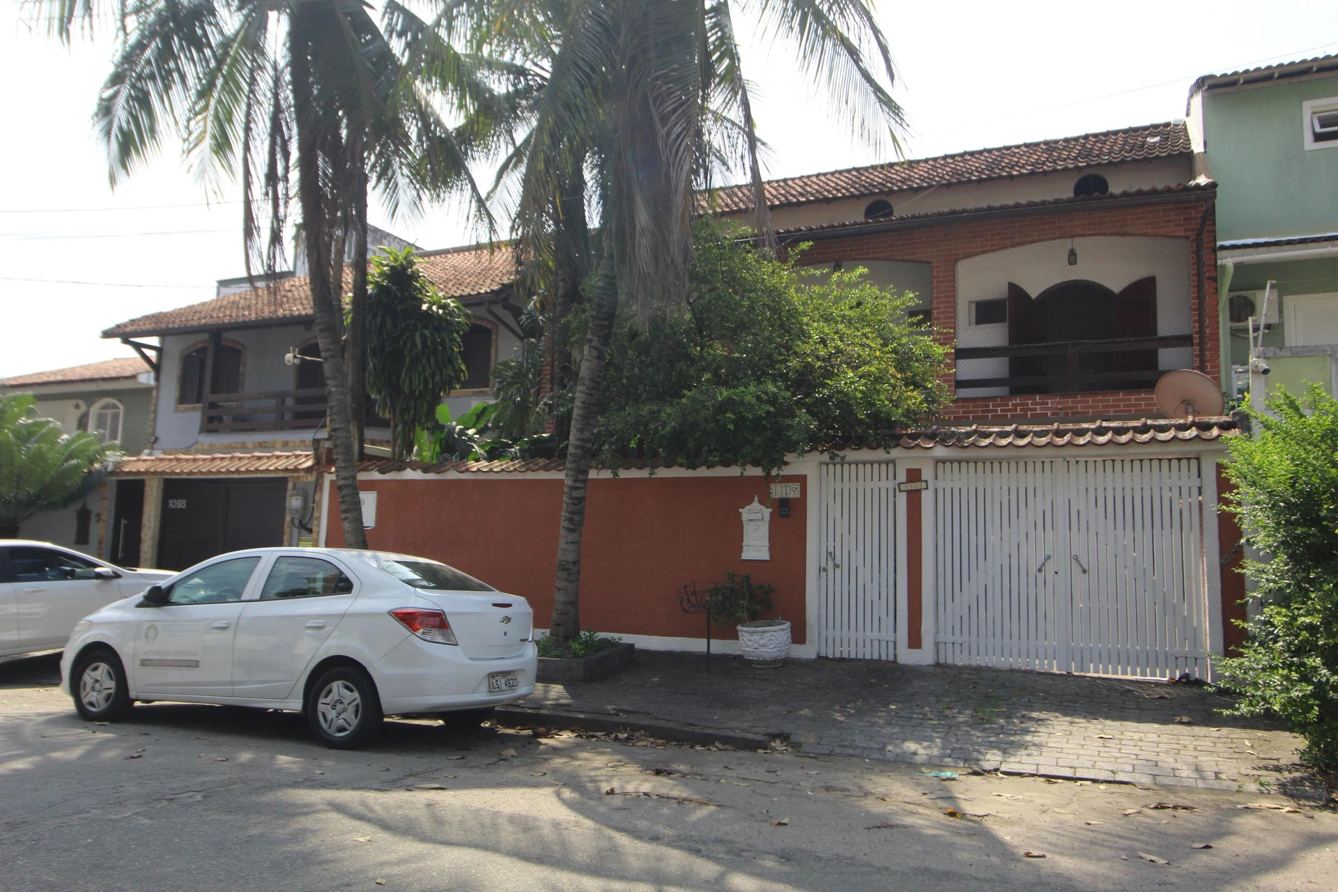 House, 450 m², with a grill on the balcony — photo 58