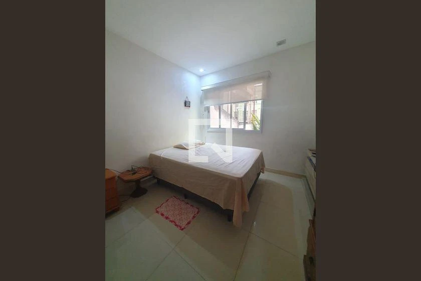Furnished 84 m² house with open-plan gas kitchen