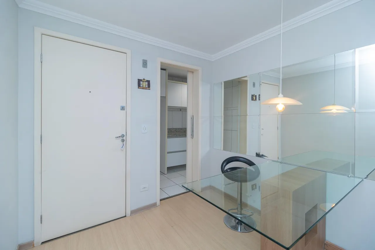 3-bedroom apartment with glassed-in balcony — photo 2