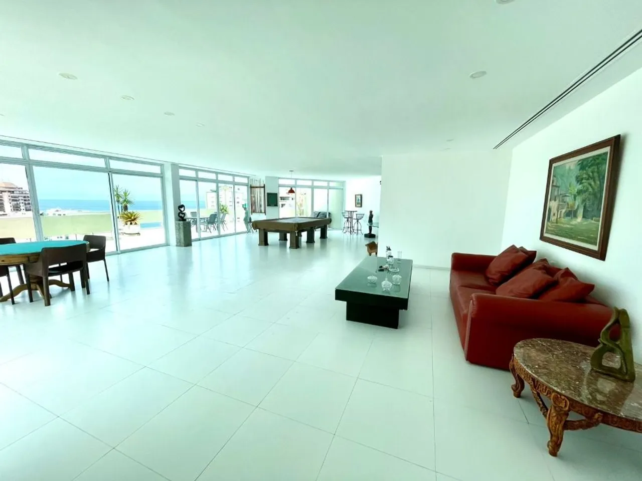 Furnished penthouse with 5 bedrooms and 1147 m² — photo 4