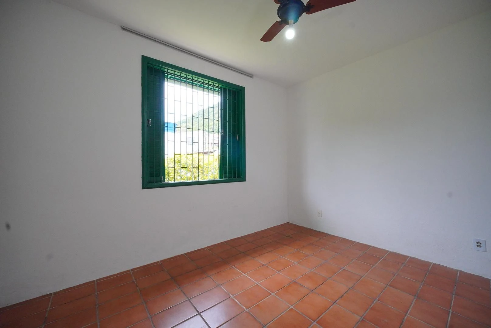 175 m² house with a mountain view and a grill on the balcony — photo 8