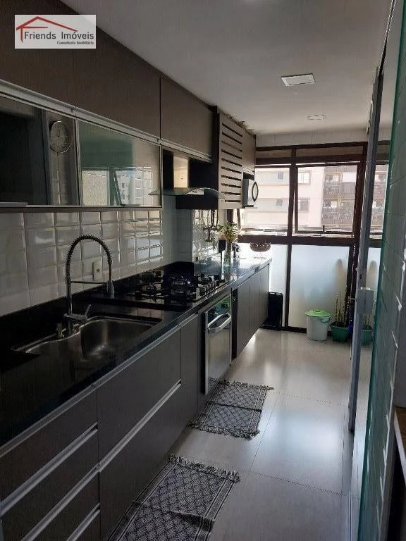 4-bedroom apartment in a building with a sauna — photo 14