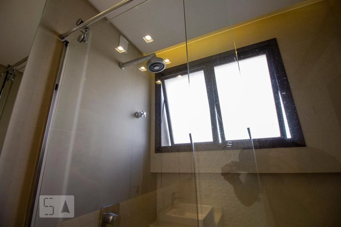 Apartamento de 4 quartos com janelas do piso ao teto, Centro — photo 54