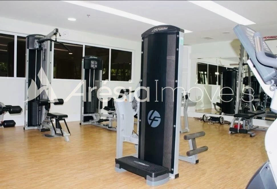 2-bedroom apartment in a building with a pool — photo 23