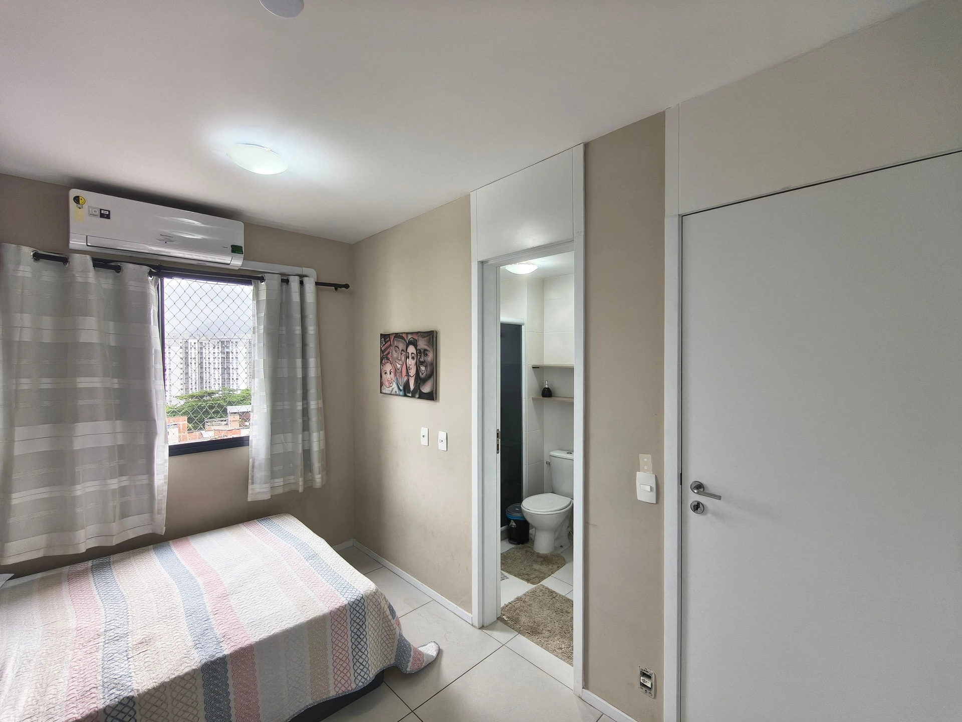 3-bedroom apartment with a mountain view — photo 5