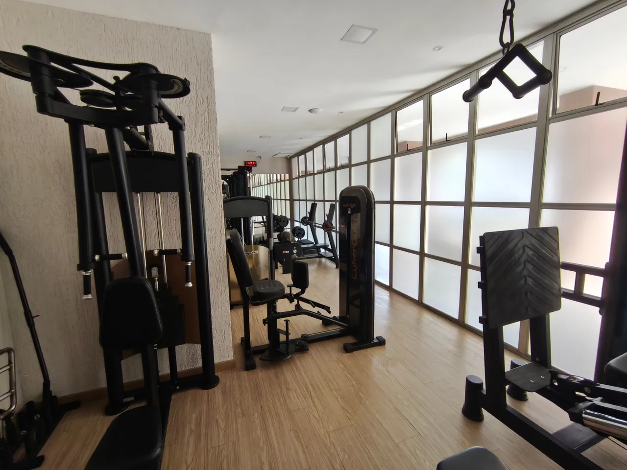 Furnished 2-bedroom apartment 80 m² with parking — photo 31