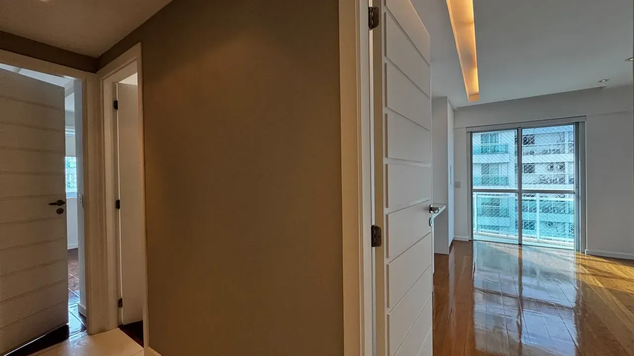 3-bedroom apartment in a building with a sauna — photo 25