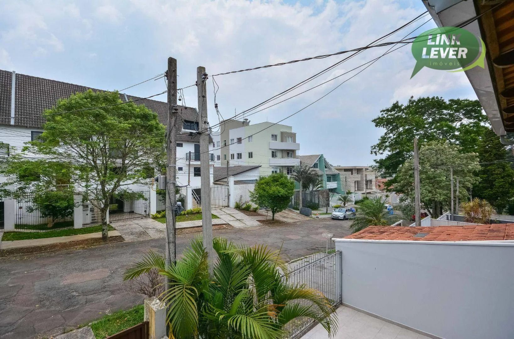 164 m² house with a fireplace and a grill on the balcony — photo 53
