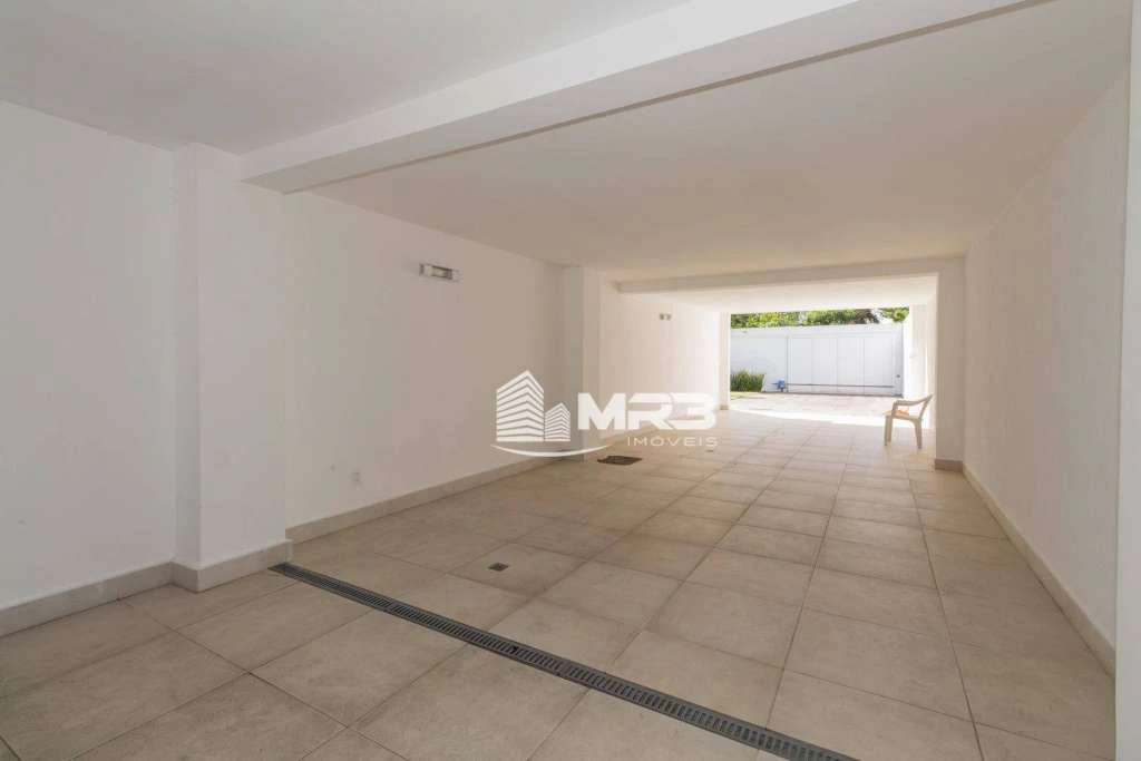 Gated house with 8 en-suite bedrooms and 20 bathrooms — photo 19