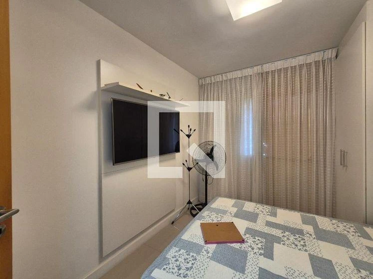 Glass-enclosed balcony in a 3-bedroom apartment, 76 m² — photo 3