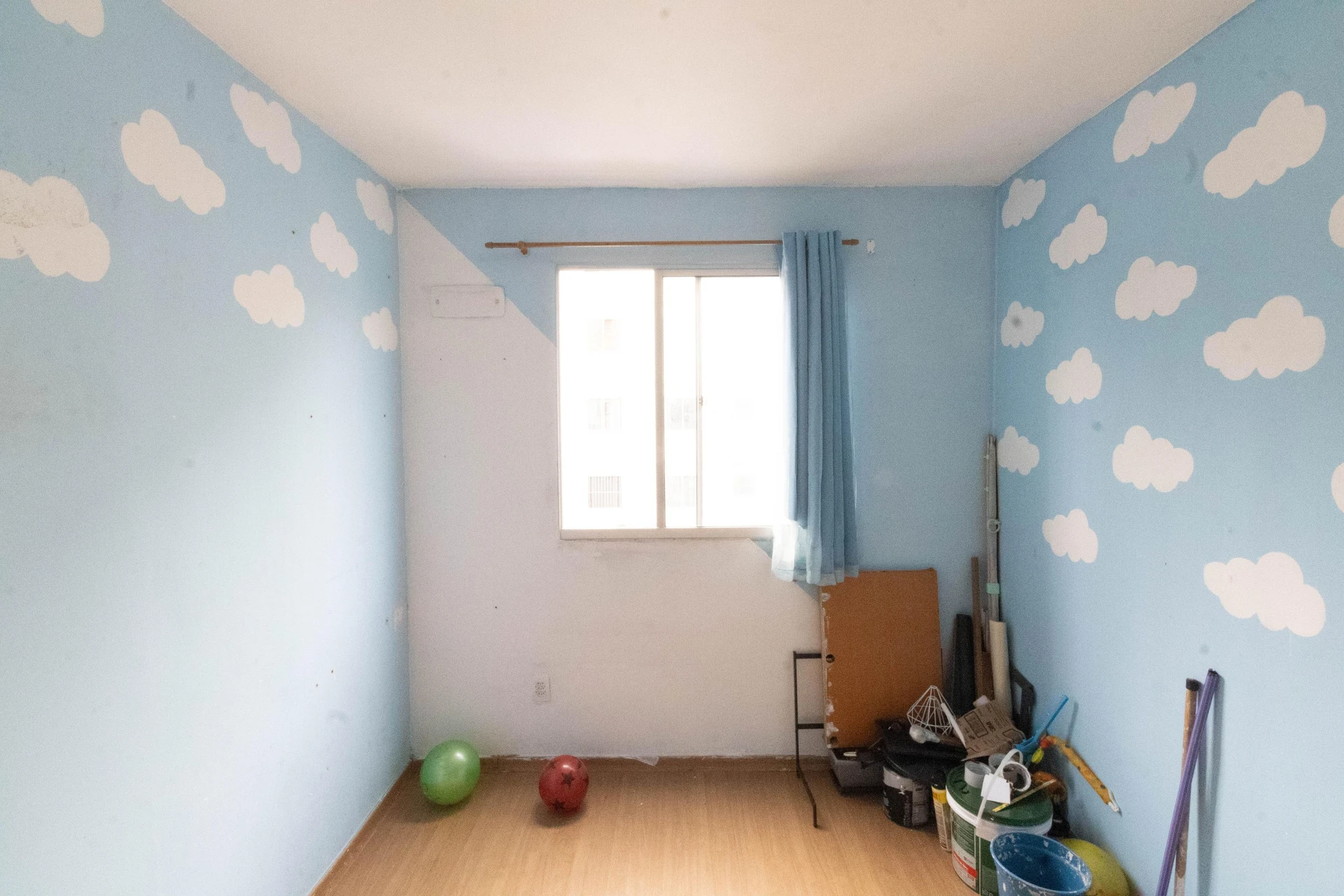2-bedroom apartment in a building with a pool — photo 27