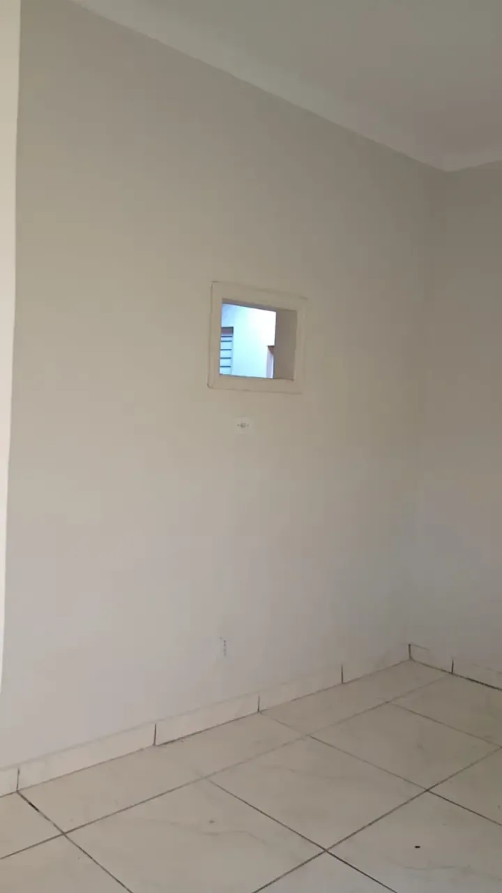 House with 2 bedrooms and 1 bathroom, fitted kitchen — photo 10
