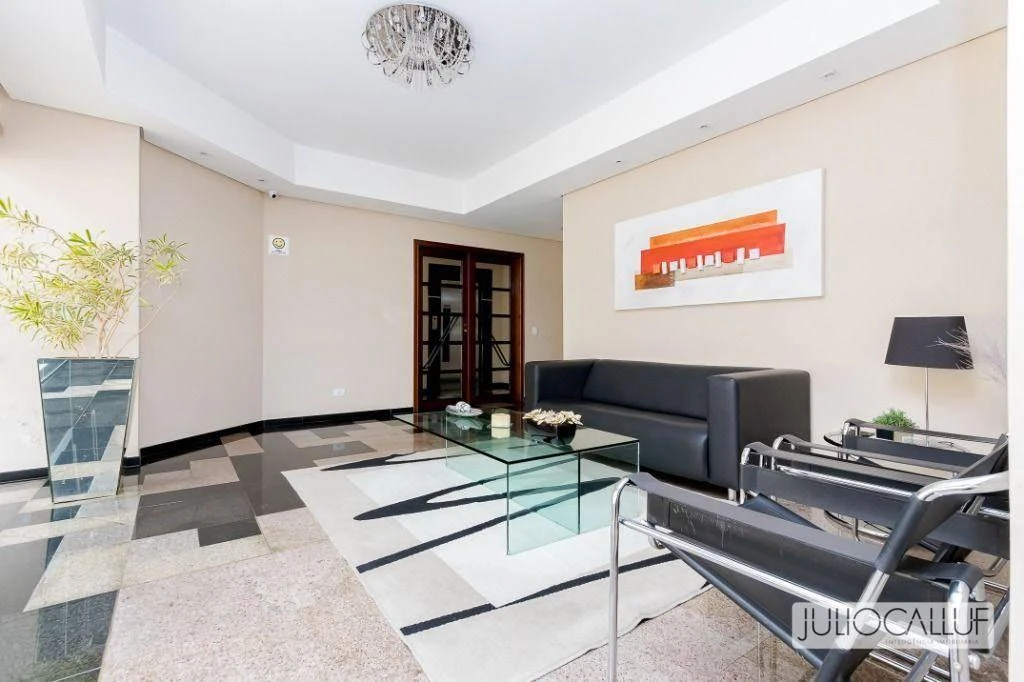 Застеклённый балкон и 3 спальни: квартира 151 м² — photo 16