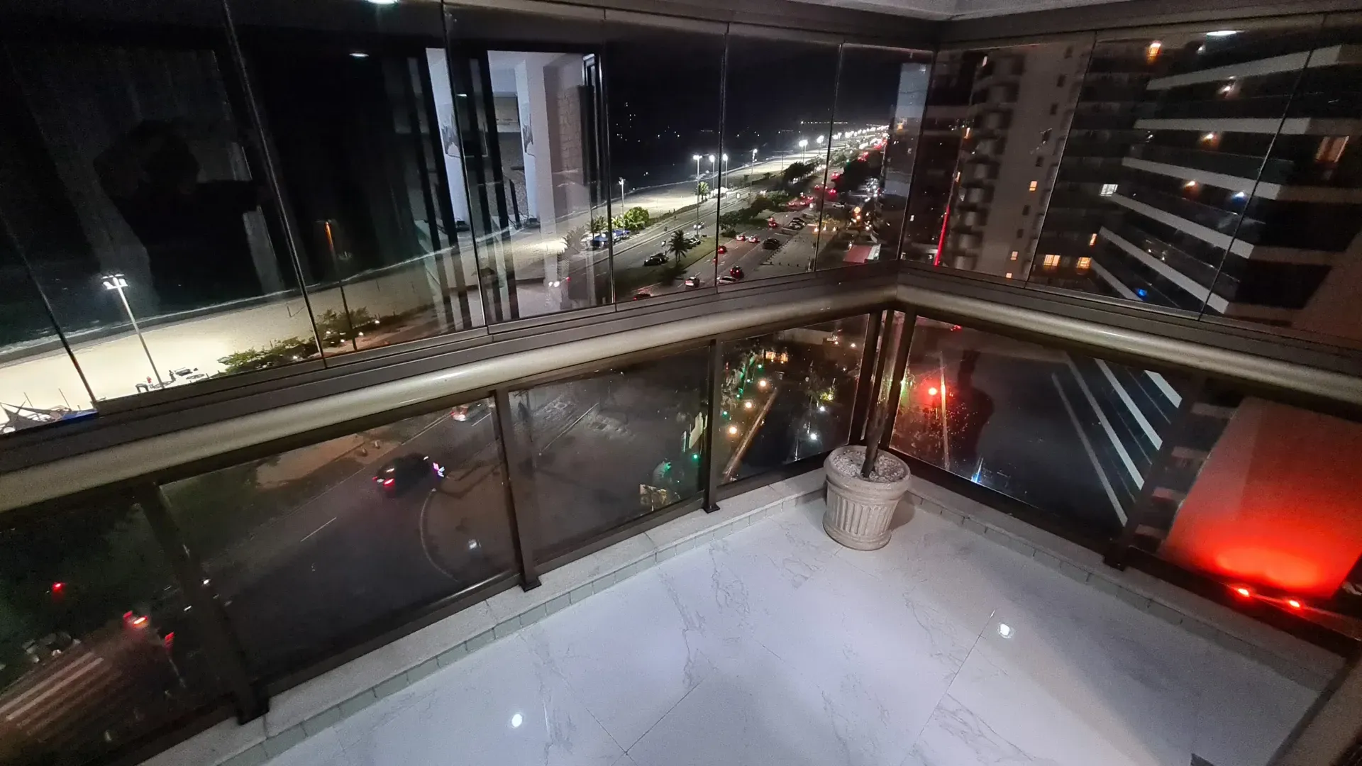 Apartamento mobiliado com 1 quarto e varanda envidraçada — photo 24