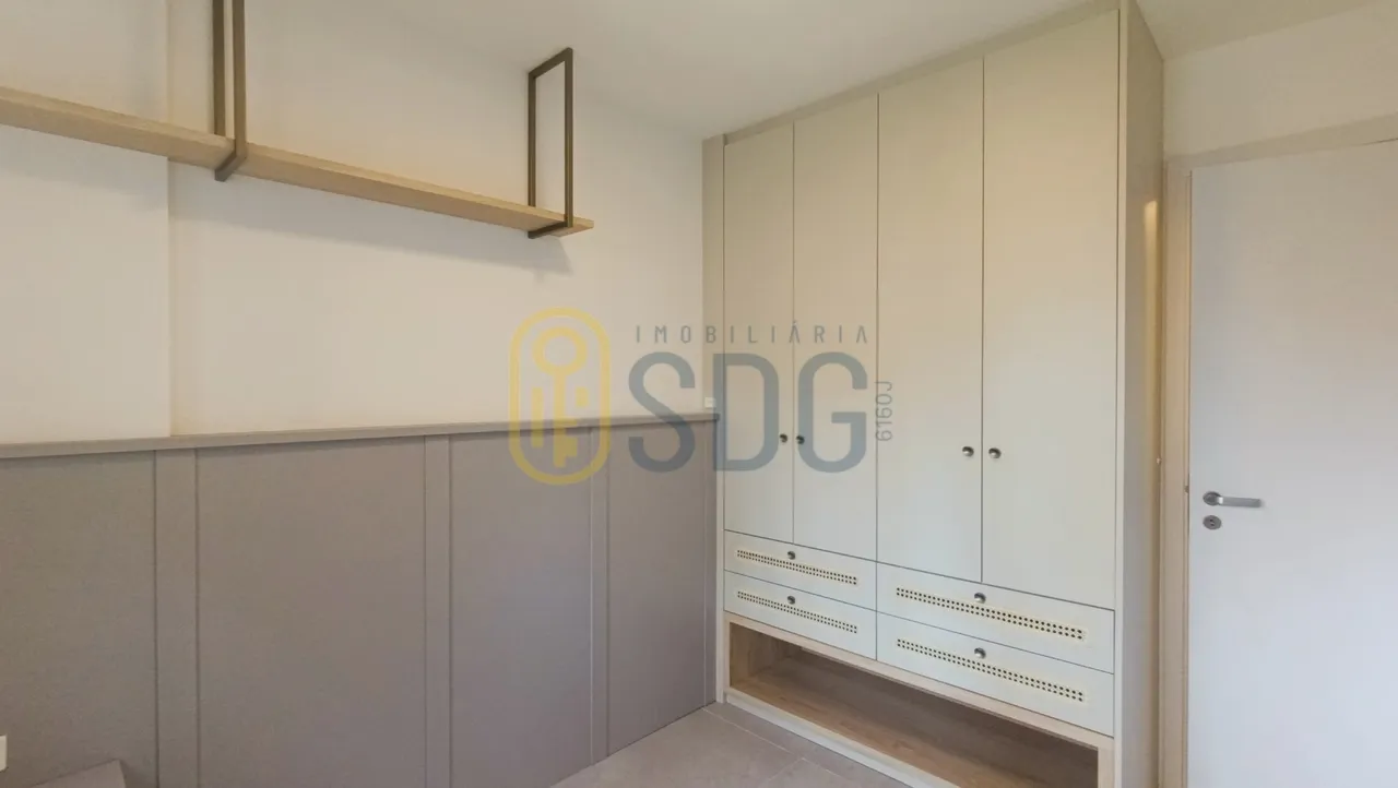 Furnished 1-bedroom apartment with glassed balcony — photo 20