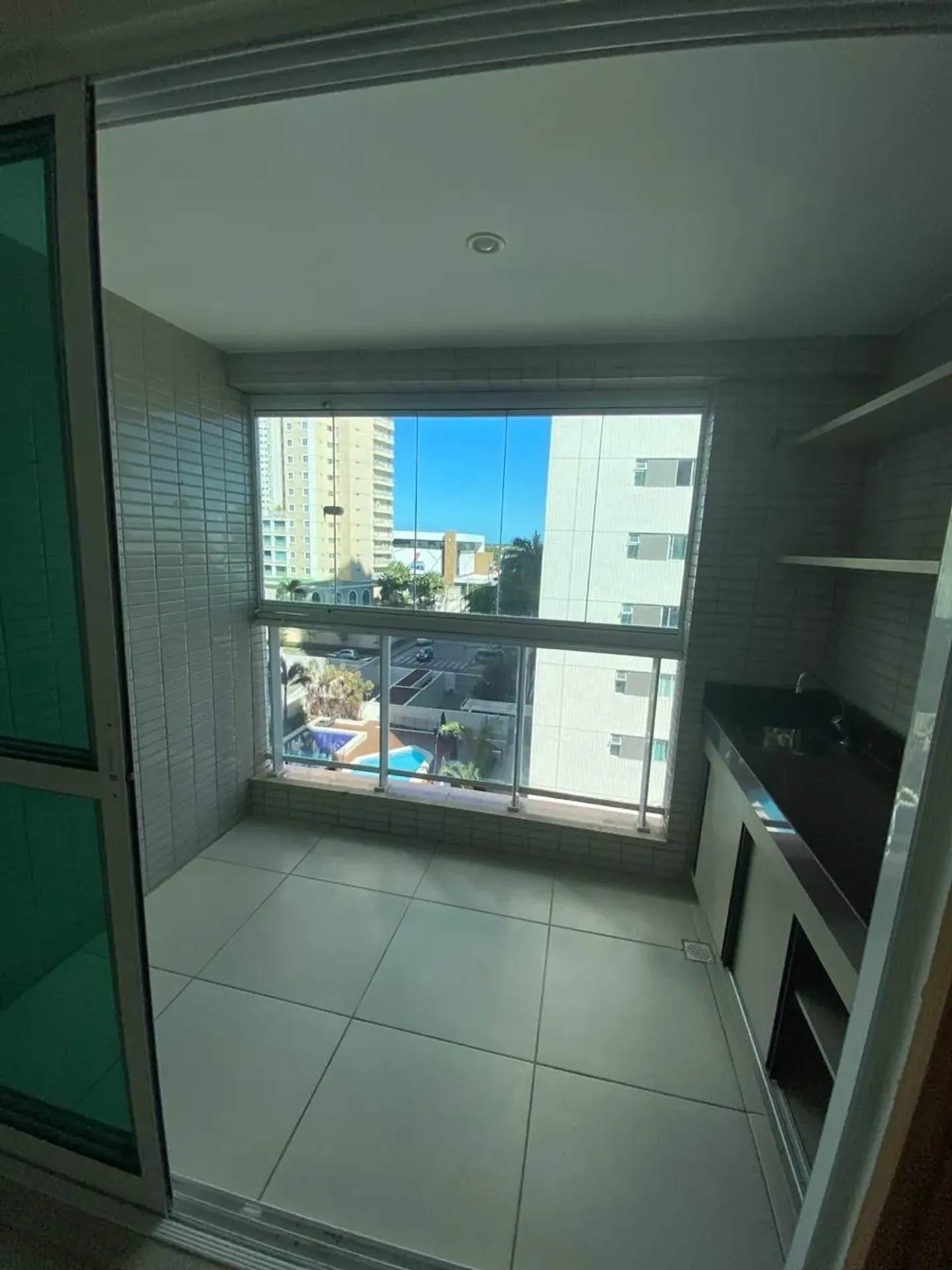 Glass-enclosed balcony in a 2-bedroom apartment, 72 m² — photo 17