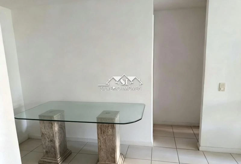 Glass-enclosed balcony in a 2-bedroom apartment, 64 m² — photo 10