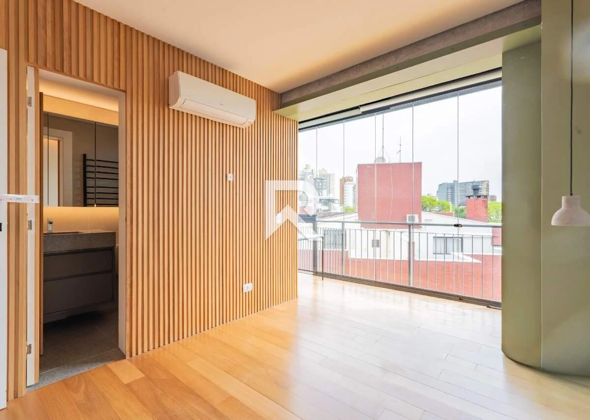 3-bedroom apartment with a walk-in closet in Curitiba — photo 22
