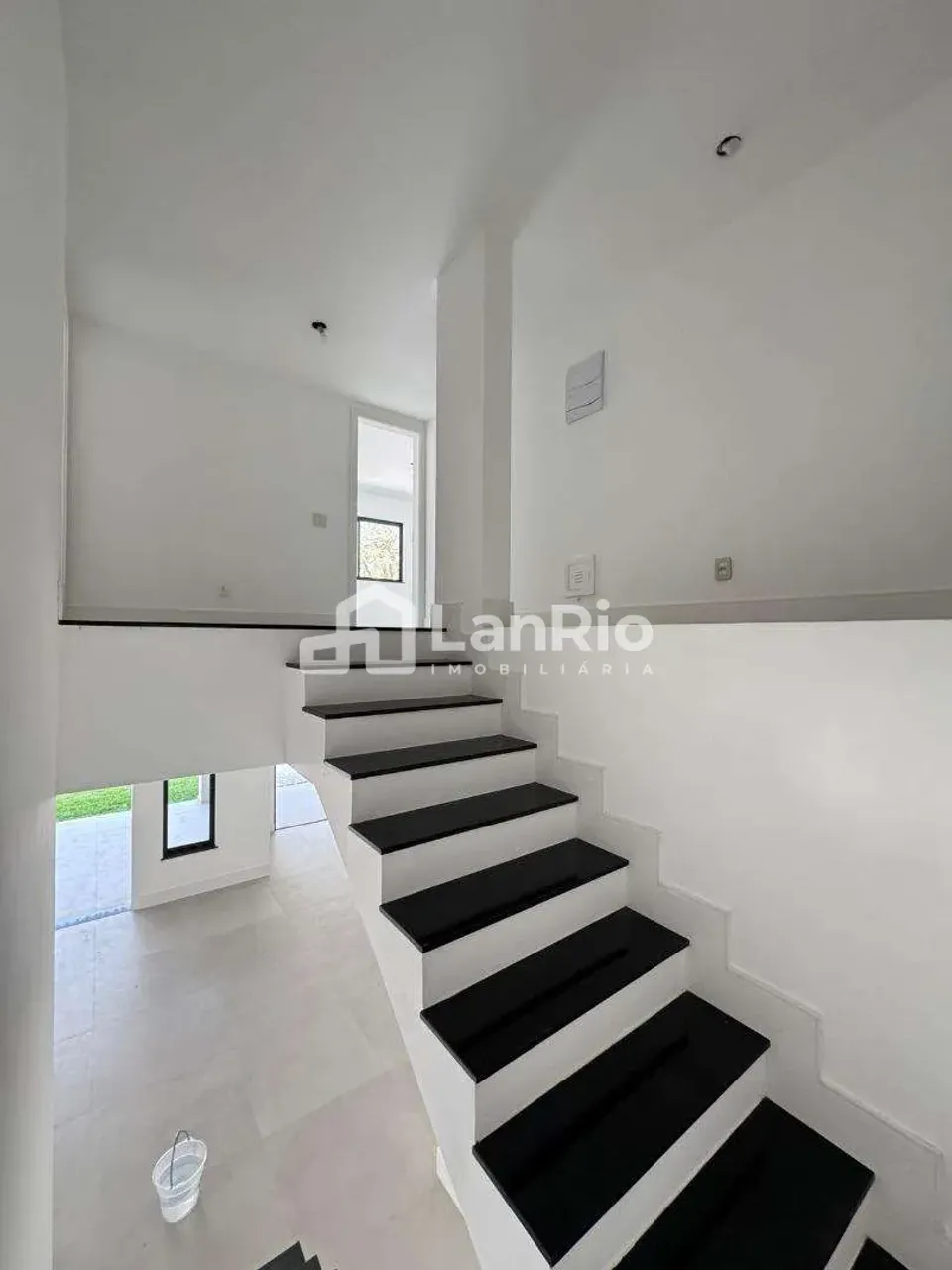 Casa com 4 quartos e 5 banheiros, 4 vagas e varanda — photo 19
