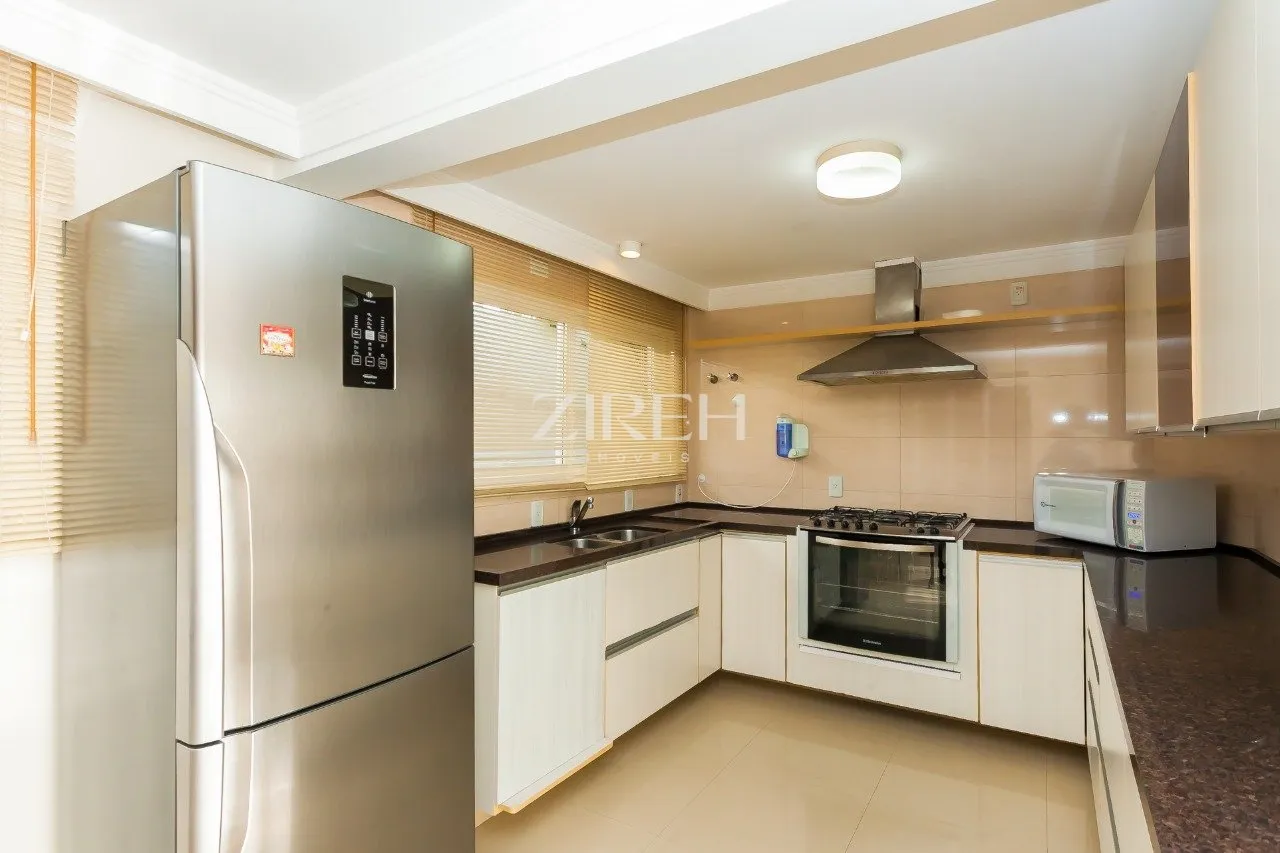 Gated house with 4 en-suite bedrooms and 431 m² — photo 14