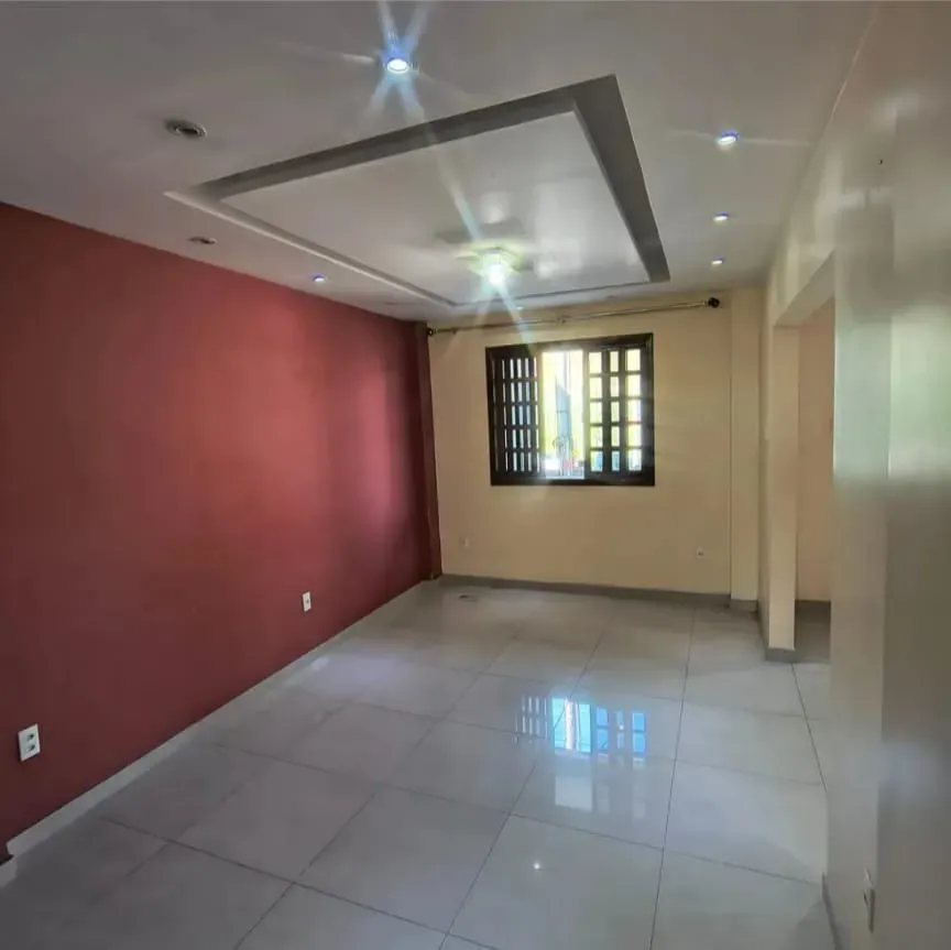 House, 350 m², with a walk-in closet — photo 6