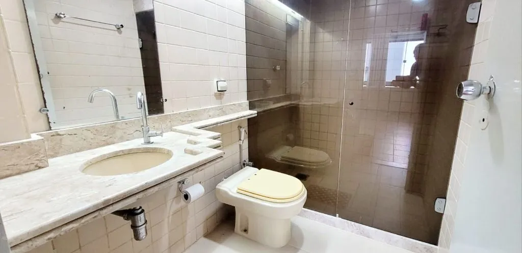 3-bedroom apartment in a building with a pool — photo 8