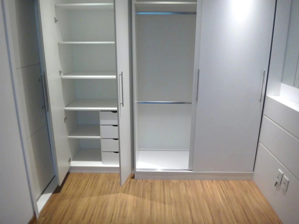 Studio, 69 m², with a glass-enclosed balcony — photo 8