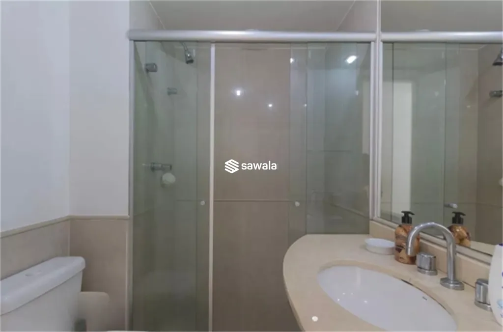 Apartment with 2 bedrooms and enclosed glass balcony — photo 4