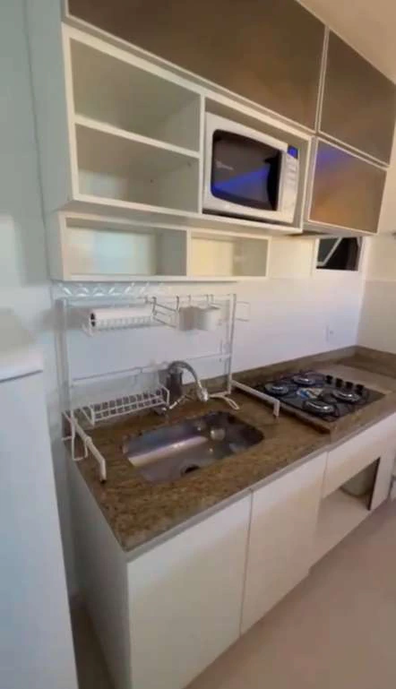 Furnished 40 m² studio with open-plan gas kitchen — photo 9