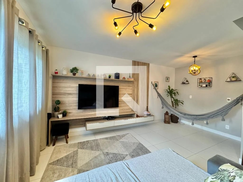 138 m² house with a home office and a walk-in closet — photo 24