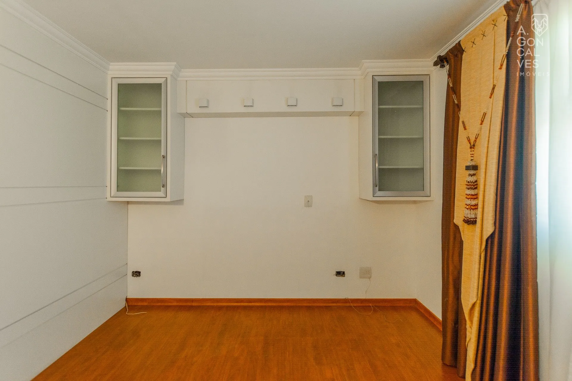3-bedroom house with a home office — photo 25
