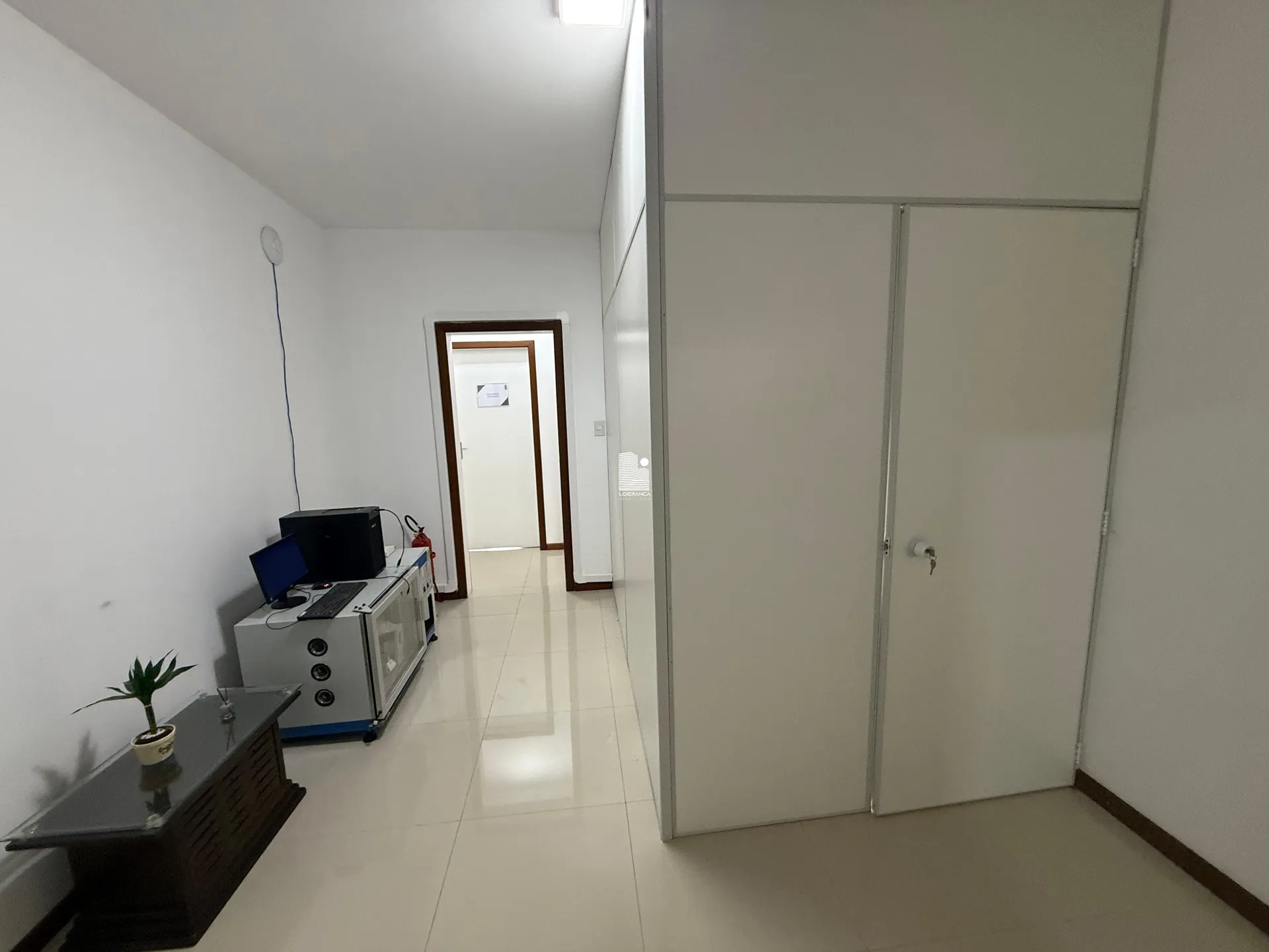 Casa mobiliada com 6 quartos e 8 vagas no 1º andar — photo 34