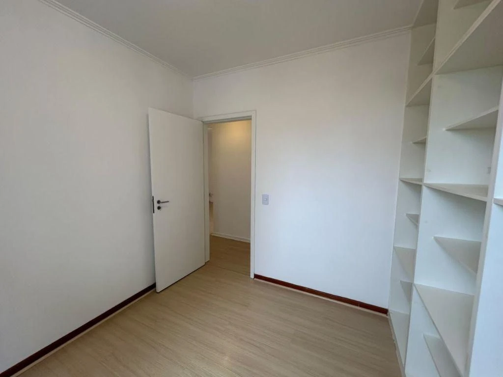 3-bedroom apartment with a home office in Curitiba — photo 22