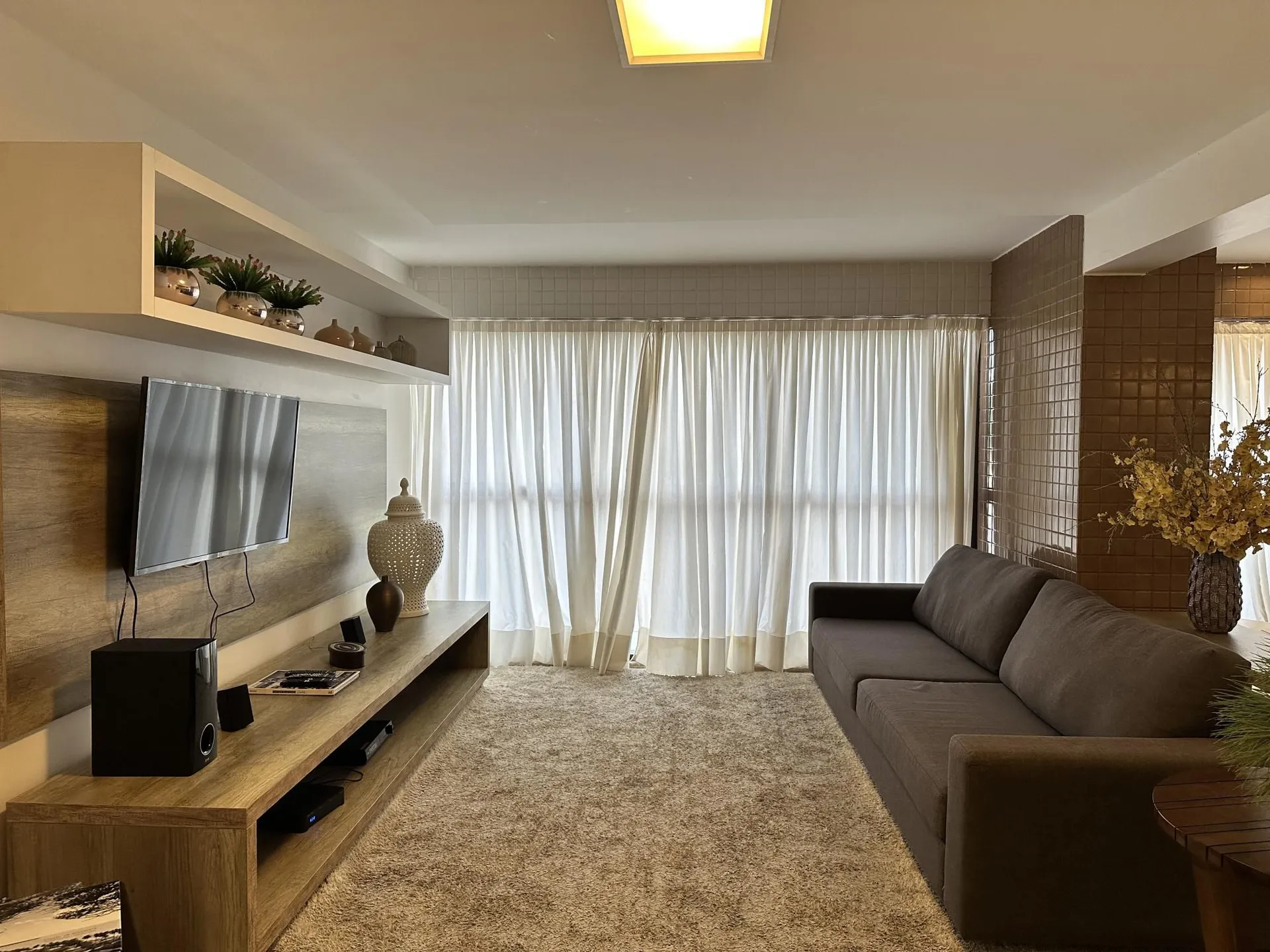 2-bedroom apartment with floor-to-ceiling windows — photo 6