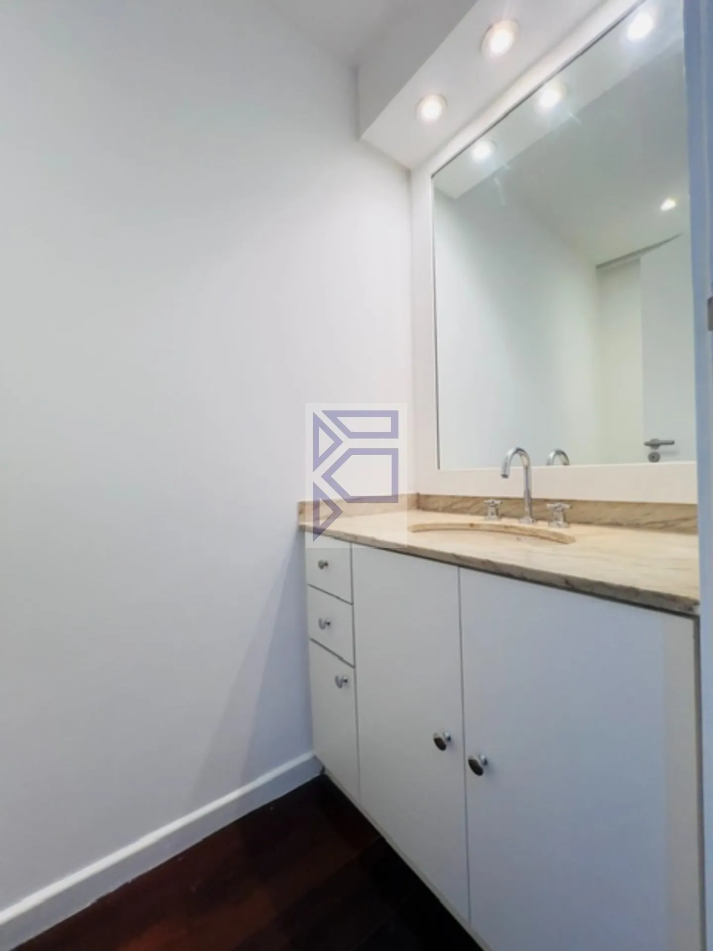 Apartamento de 227 m² com 4 quartos e 3 vagas — photo 22