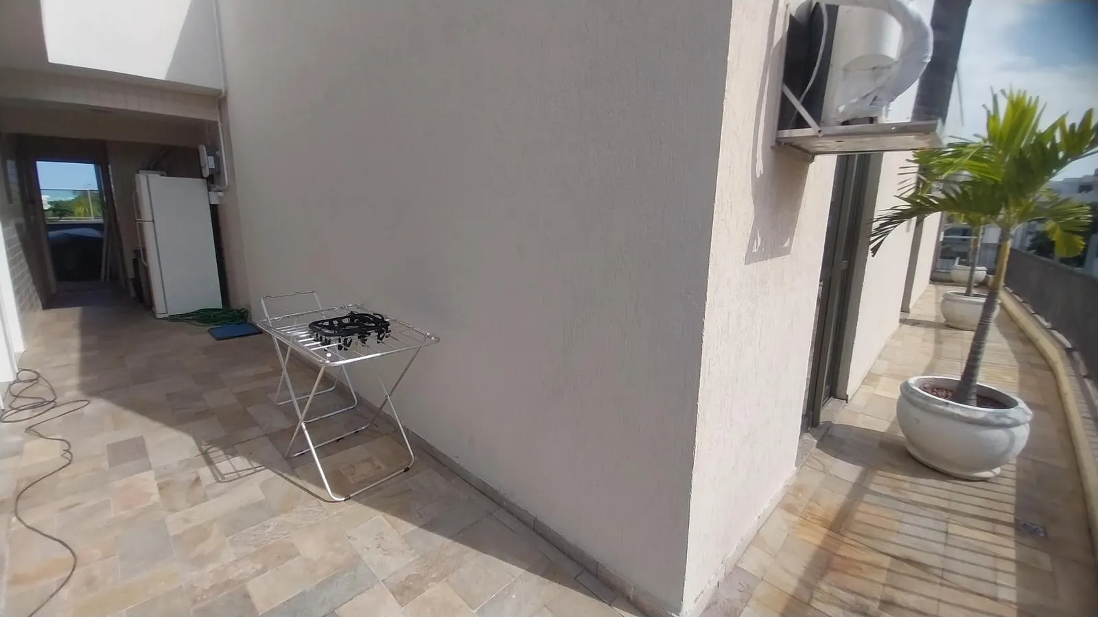 Unfurnished apartment with 4 bedrooms and 5 bathrooms — photo 58