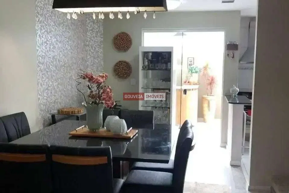 Triplex townhouse with 4 bedrooms, 1 en-suite, 5 parking — photo 4