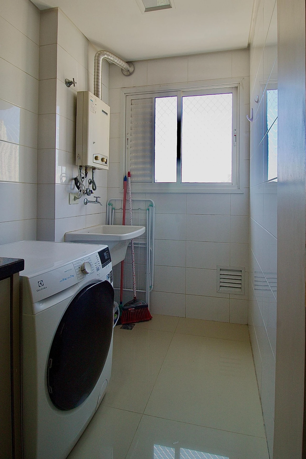 2-bedroom apartment with a washing machine — photo 18