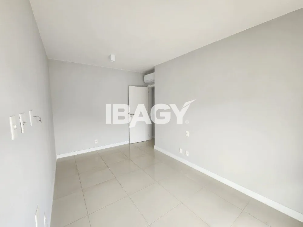 2-bedroom apartment in a building with a gym — photo 21