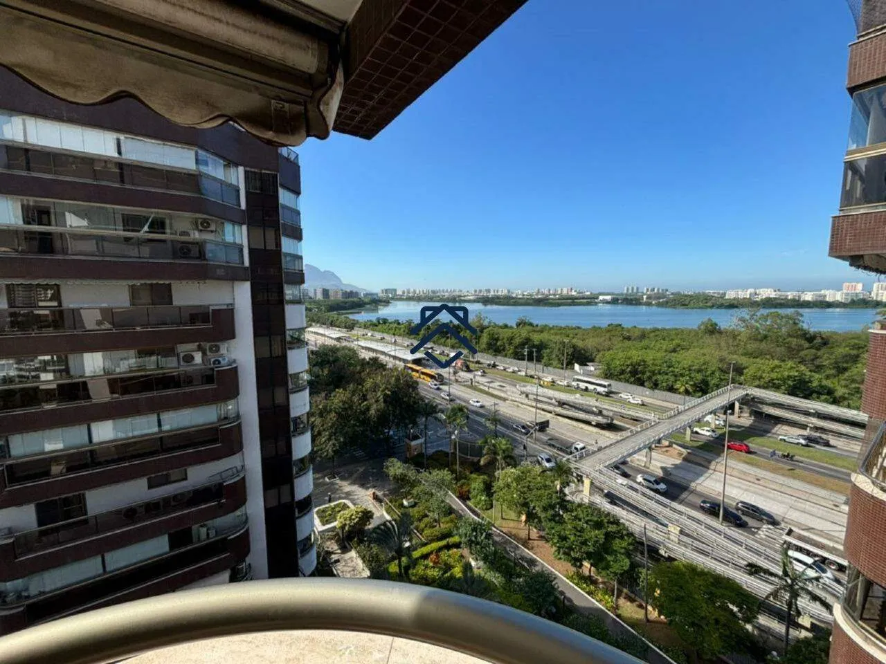 4-bedroom apartment with 2 enclosed balconies